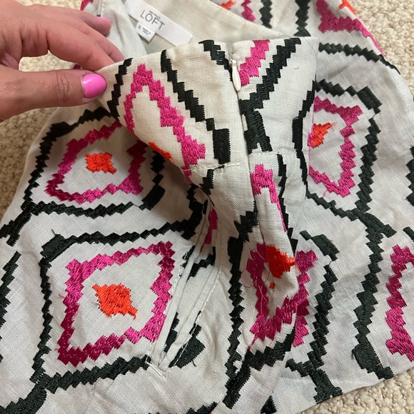 Embroidered Loft Shorts - size 6 high waisted - Picture 4 of 4